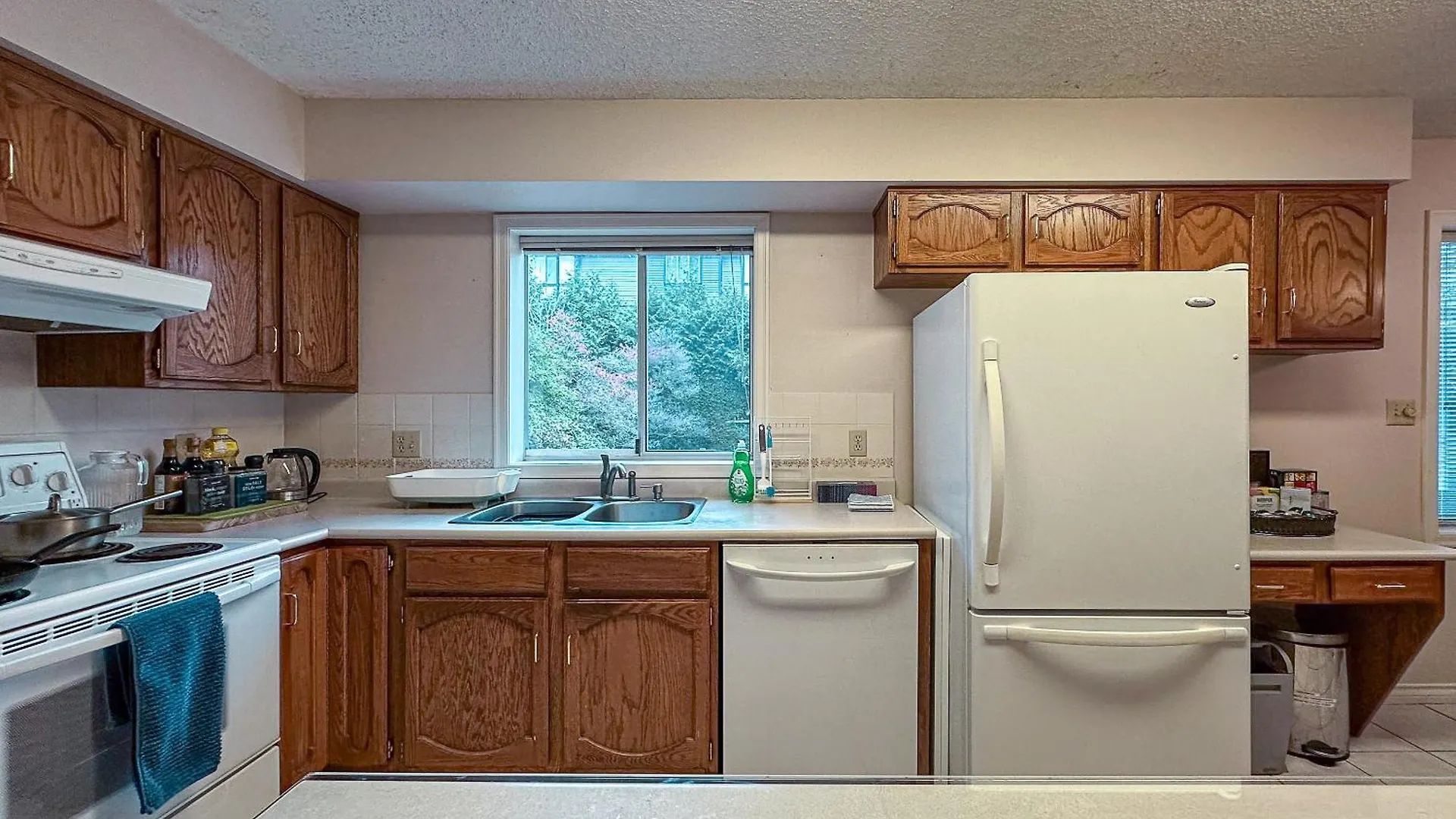 Holiday home Garden Hotel 3-Bedroom House For Whole Book Richmond Canada