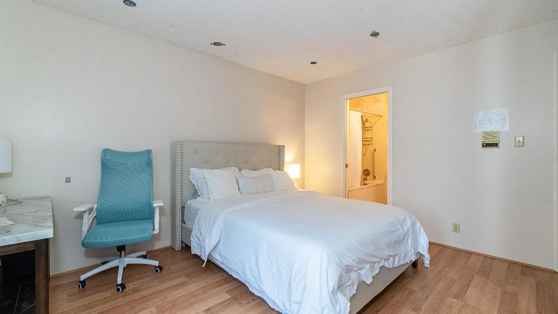 Garden Hotel 3-Bedroom House For Whole Book Richmond Holiday home