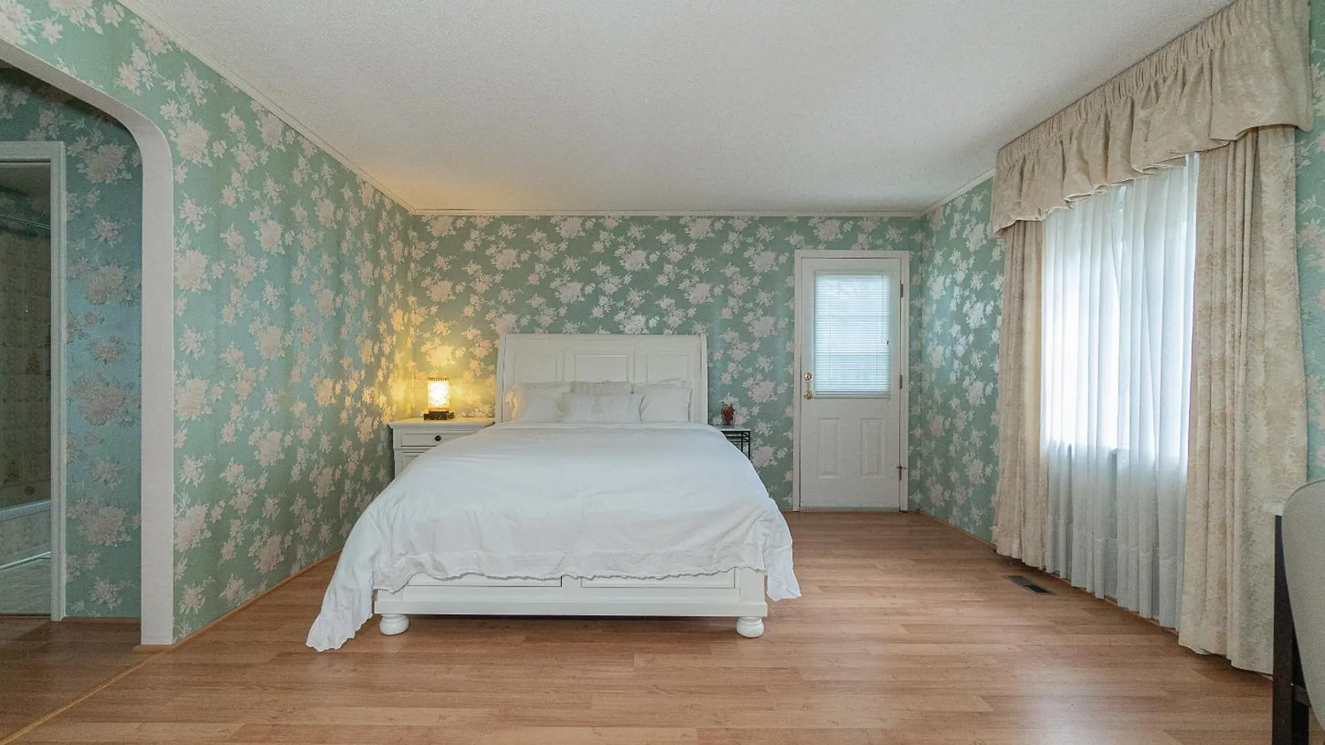 Holiday home Garden Hotel 3-Bedroom House For Whole Book Richmond